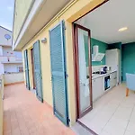 L'ostro - Grazioso Bilocale A Civitanova Con Parcheggio Privato