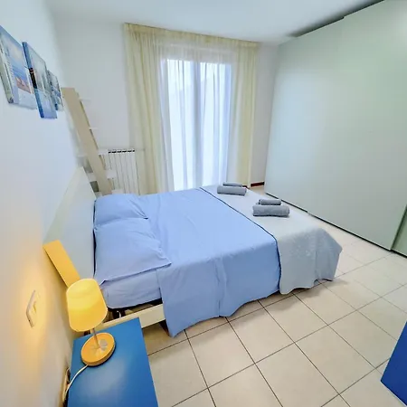 L'ostro - Grazioso Bilocale A Civitanova Con Parcheggio Privato